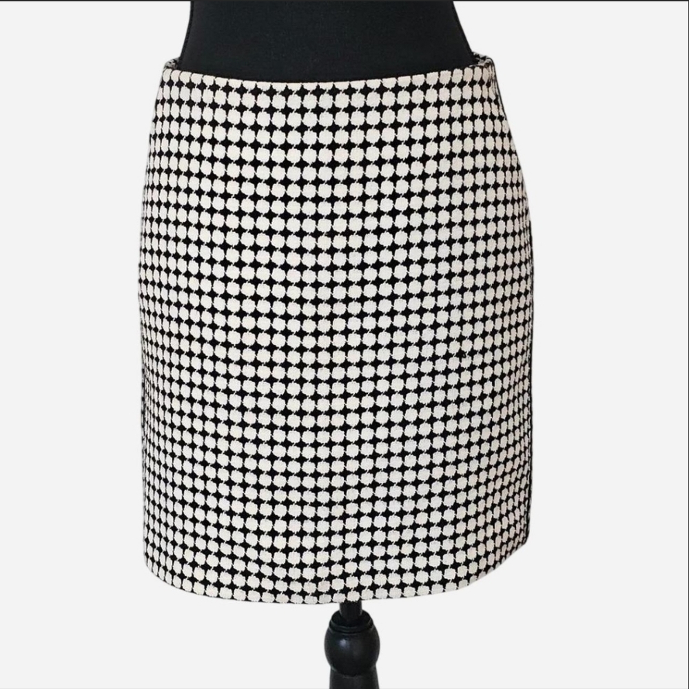 BANANA REPUBLIC Women's  Black and White Patterned Tweed‎ Mini Skirt. Sz 4